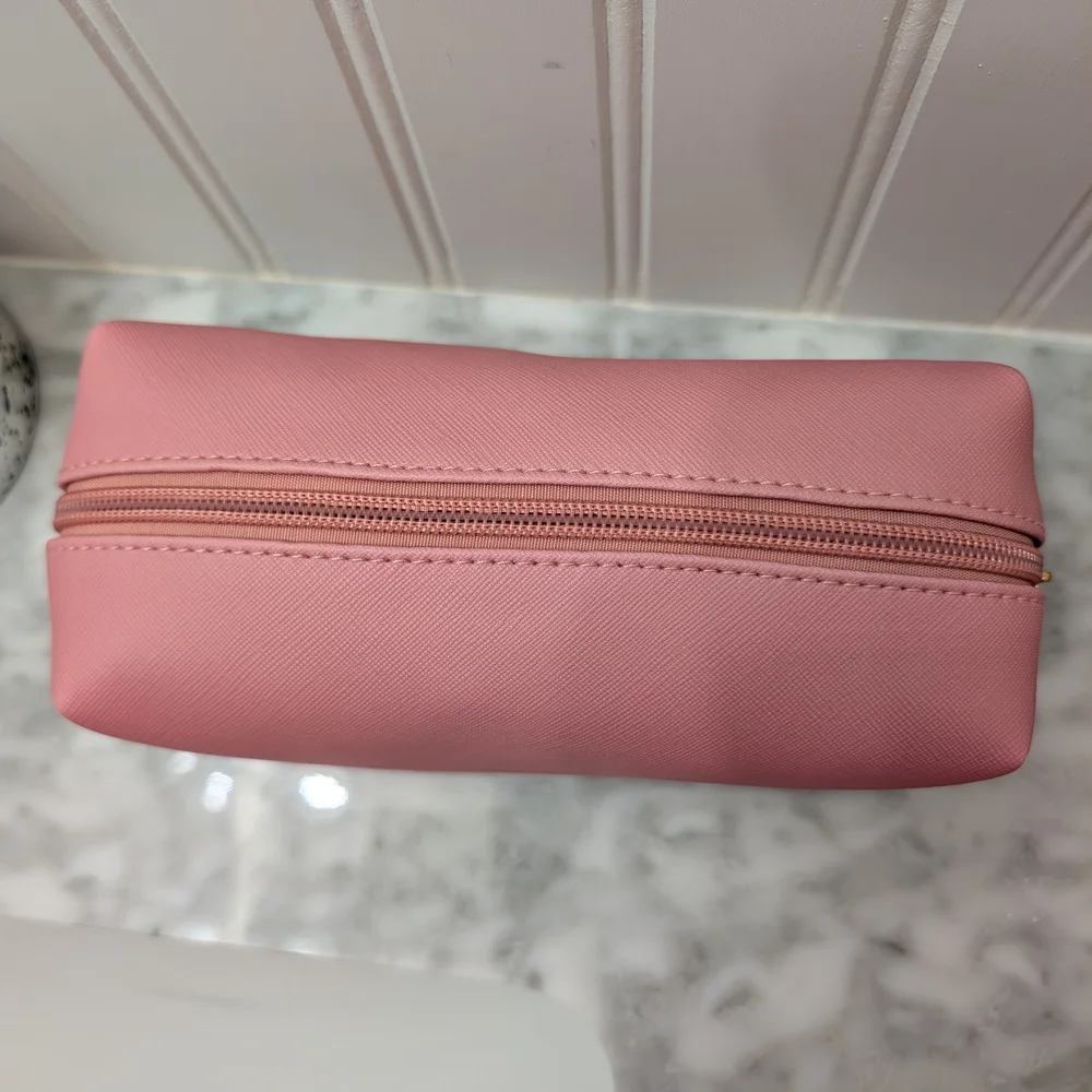 NIB Doucce On the Go Palette With Unbranded Makeup Bag